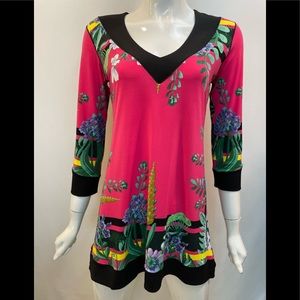 EVA VARRO FRAMED V - NECK TUNIC-FOREVER SCARF
